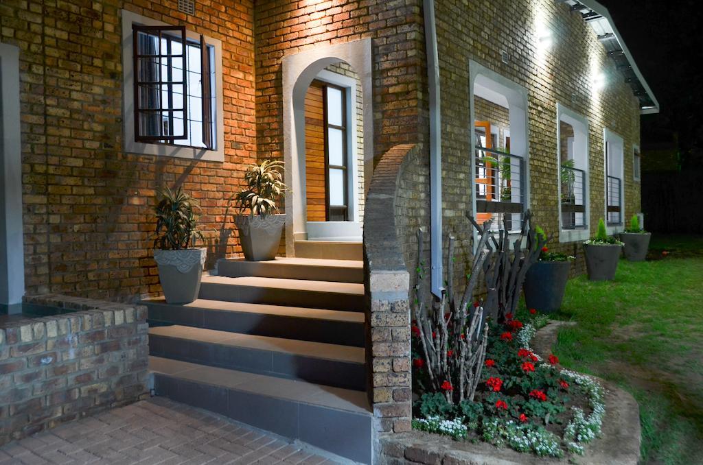 Yalla Yalla Boutique Hotel eMalahleni Exterior photo